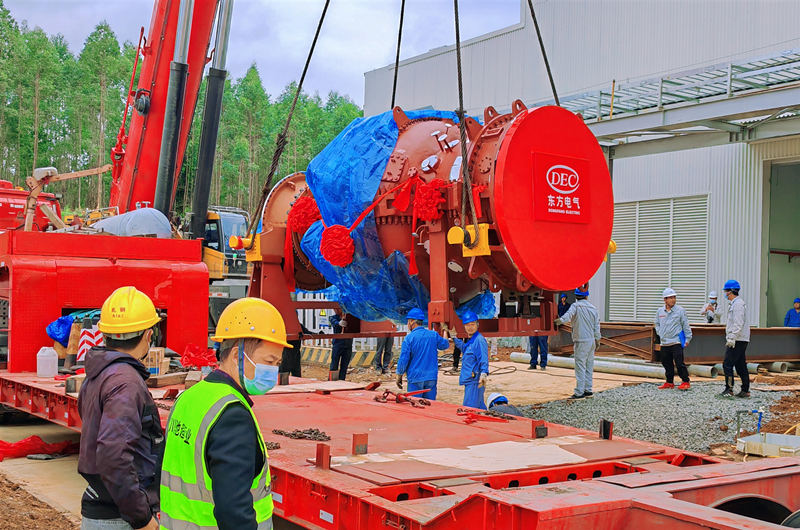 G50到达华电清远华侨工业园天然气分布式能源站现场。尊龙人生就是博ag汽轮机供图