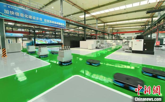AGV智能配送叶片场景。　刘岗 摄